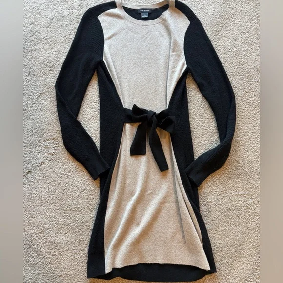 Like New Never Worn Club Monaco Arnettie Sweater Dress Tan & Black Colorblock, L - Picture 5 of 6